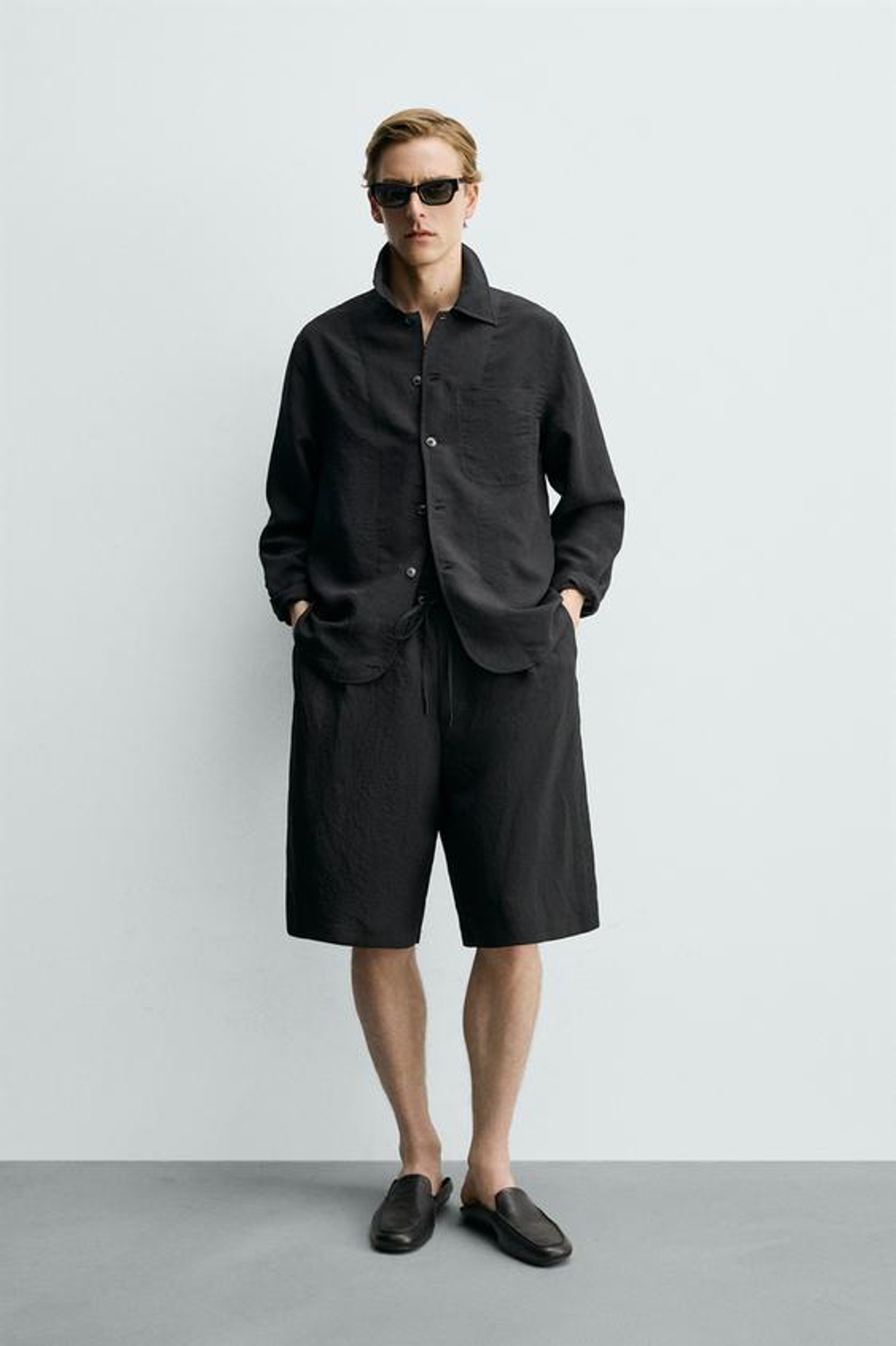 ZARA СВОБОДНЫЕ ЖАККАРДОВЫЕ ШОРТЫ В ПОЛОСКУ, ЧЕРНЫЙ