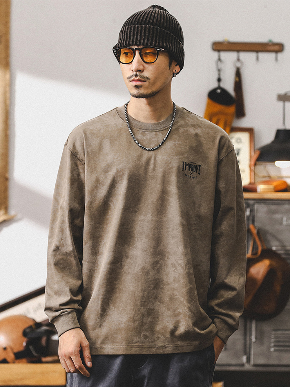 Футболка американского стиля с удлинёнными рукавами, выполнена в технике "варёного" окраса с принтом «IMPROVE»