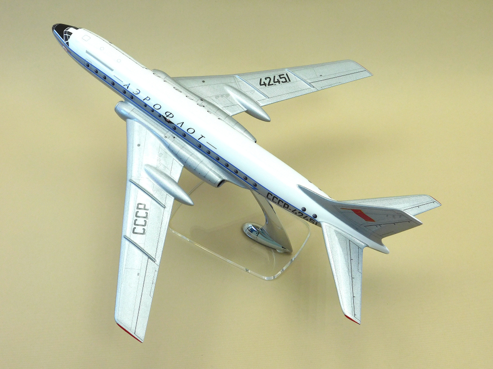 Модель самолета Ту-104А (М1:100, Аэрофлот СССР-42451)