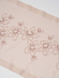 Вышивка на сетке темно-бежевая эластичная ширина 24 см ОТРЕЗЫ