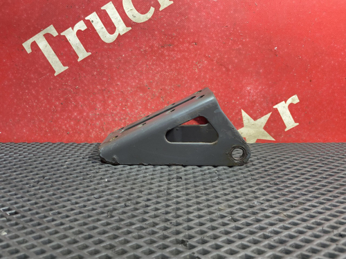 Кронштейн амортизатора заднего