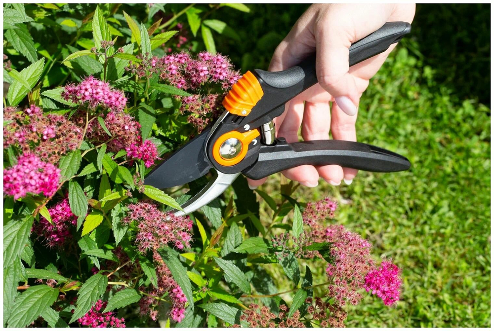 Секатор плоскостной профессиональный для сада и цветов Finland 1431