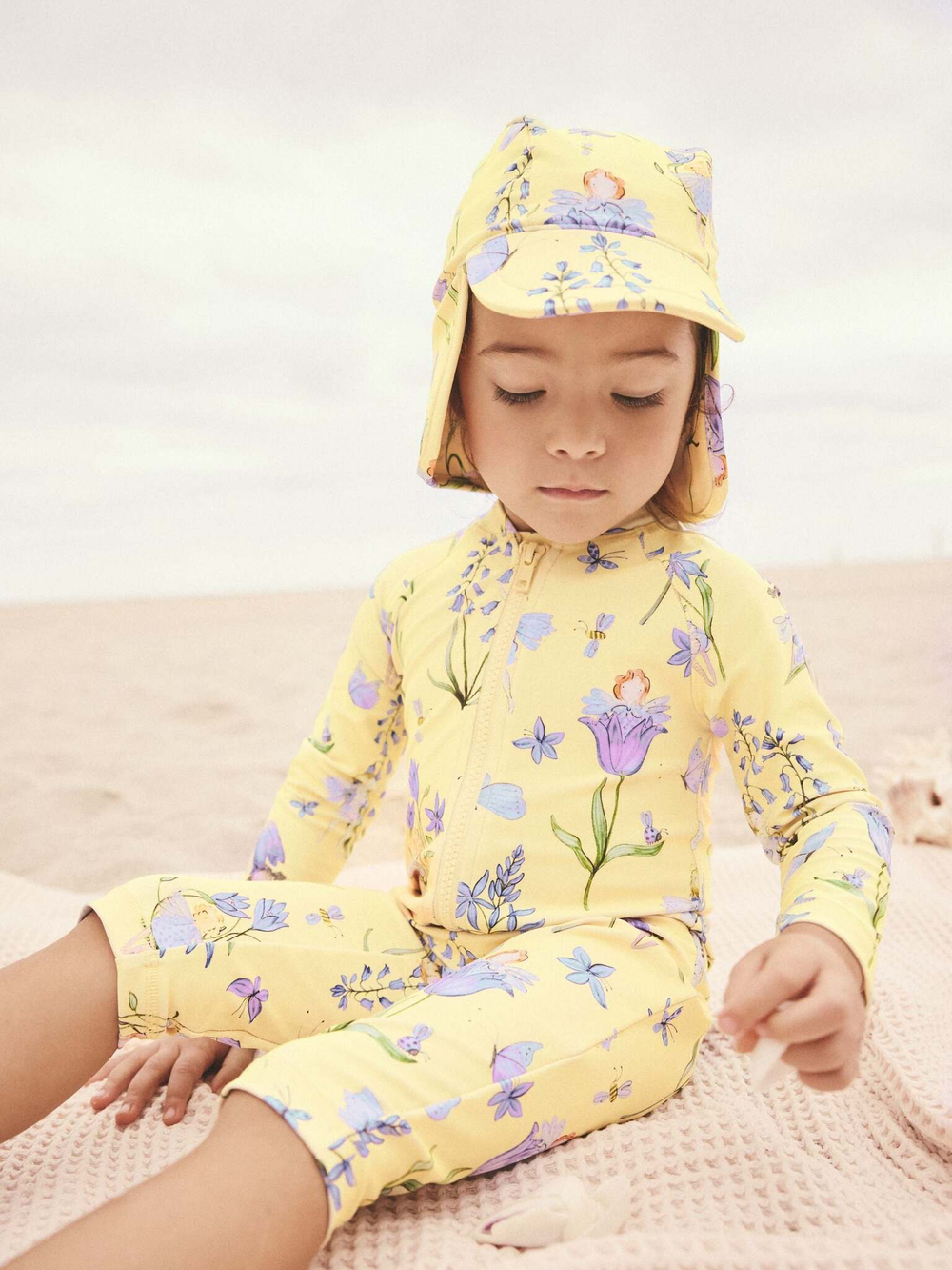 Купальник слитный и кепка в комплекте для девочки Next AB7-030, Светло-желтый