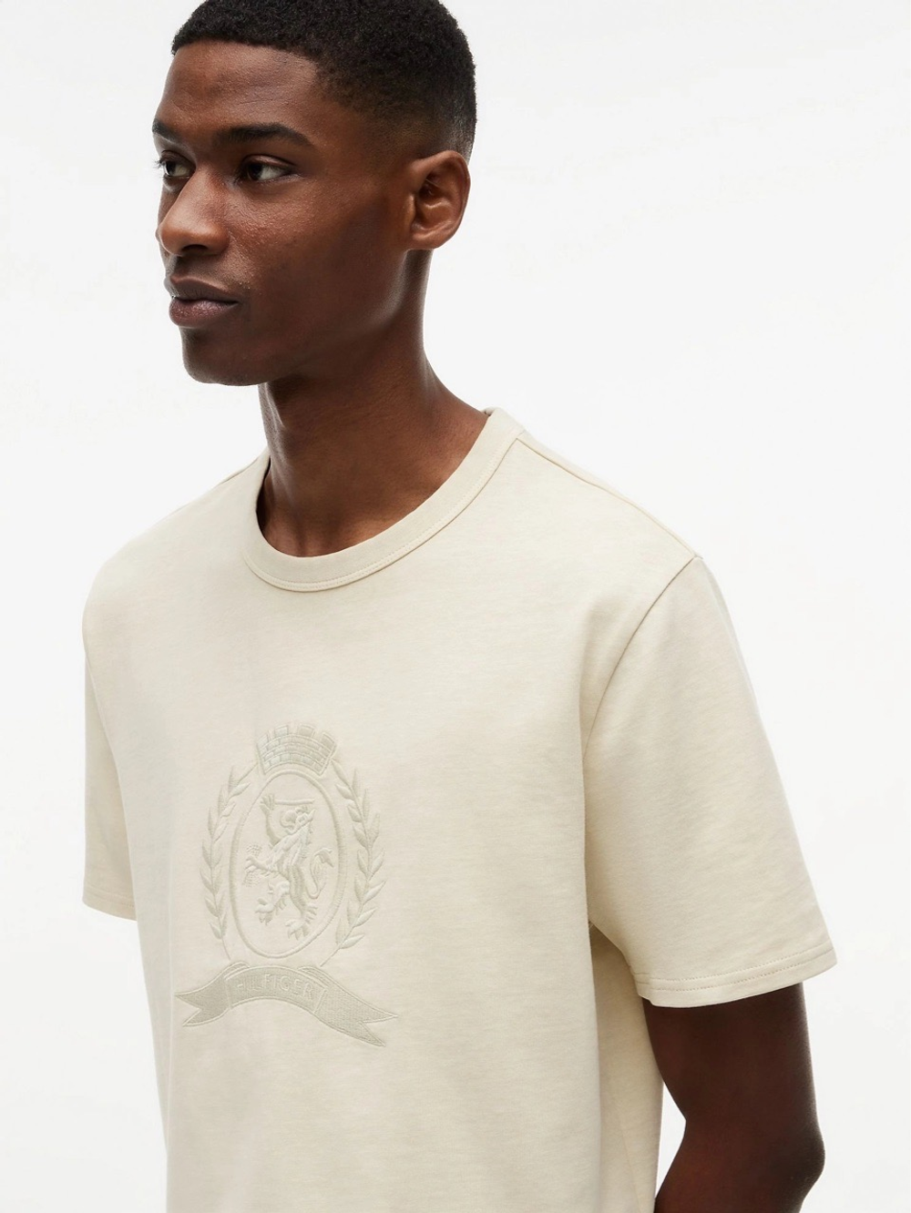 Футболка Tommy Hilfiger Laurel Leaf Logo Garment- Dyed Casablanca