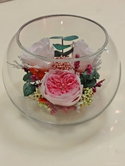 Натуральные пионы в стекле, вакуум