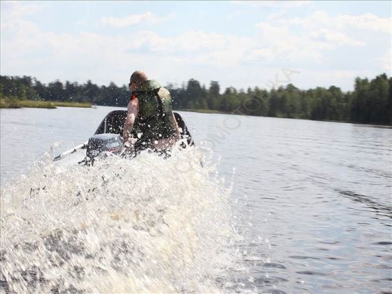 Лодка Адмирал 305