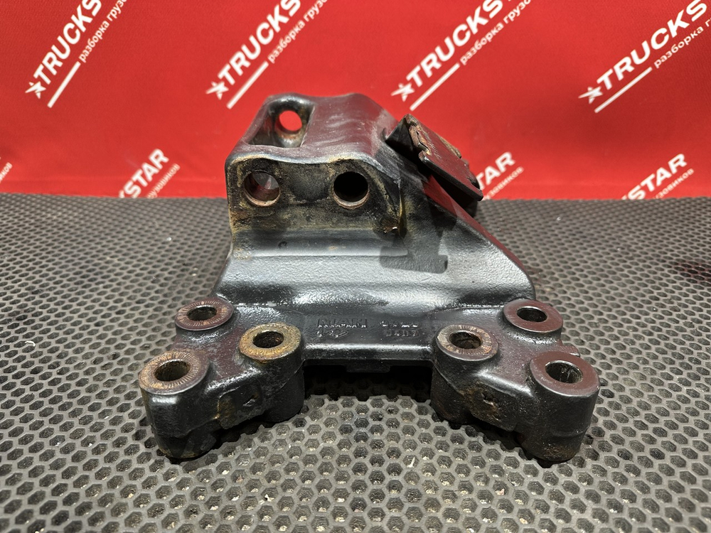 Кронштейн траверсы КПП левый