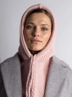 Капор женский вязаный осенний