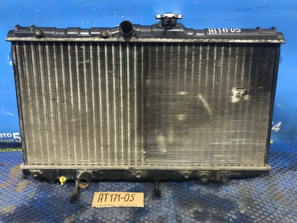 Радиатор двигателя TOYOTA CARINA 1990