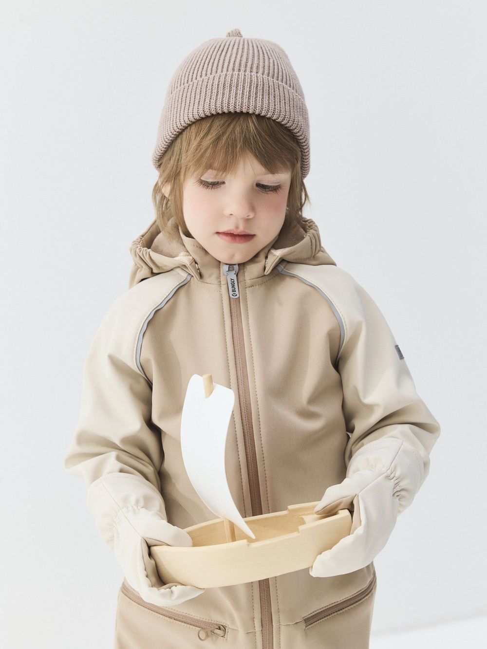 Комбинезон Softshell Колор-блок "Латте" с варежками 0+