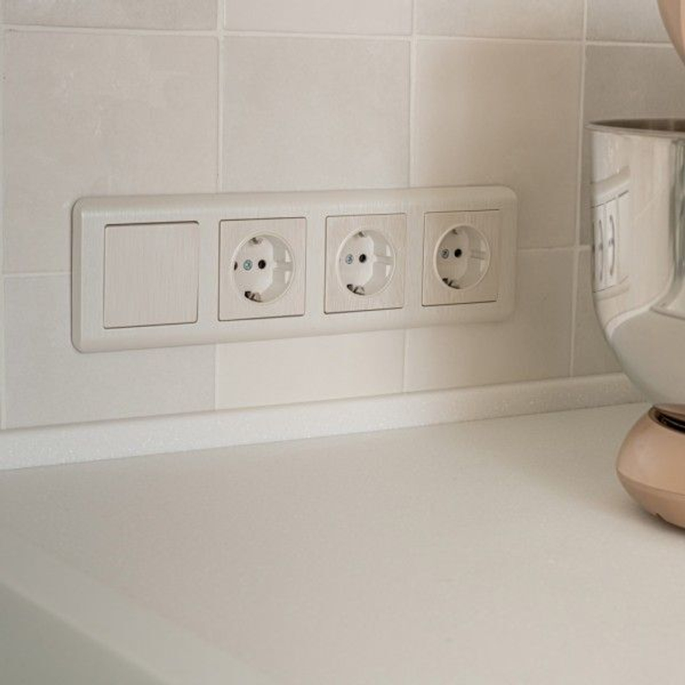 Рамка на 4 поста Stream (перламутровый)