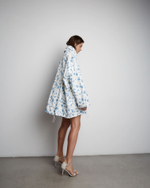 Ветровка объемного кроя непромокаемая цветы молочный/голубой