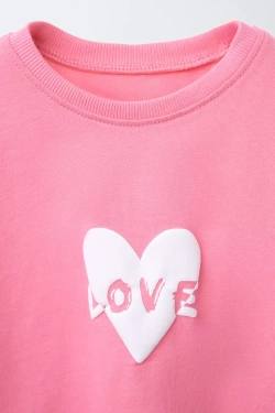 ZARA ФУТБОЛКА С РЕЛЬЕФНОЙ НАДПИСЬЮ, ТЕМНО-РОЗОВЫЙ