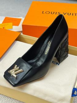Louis Vuitton Shake Pump