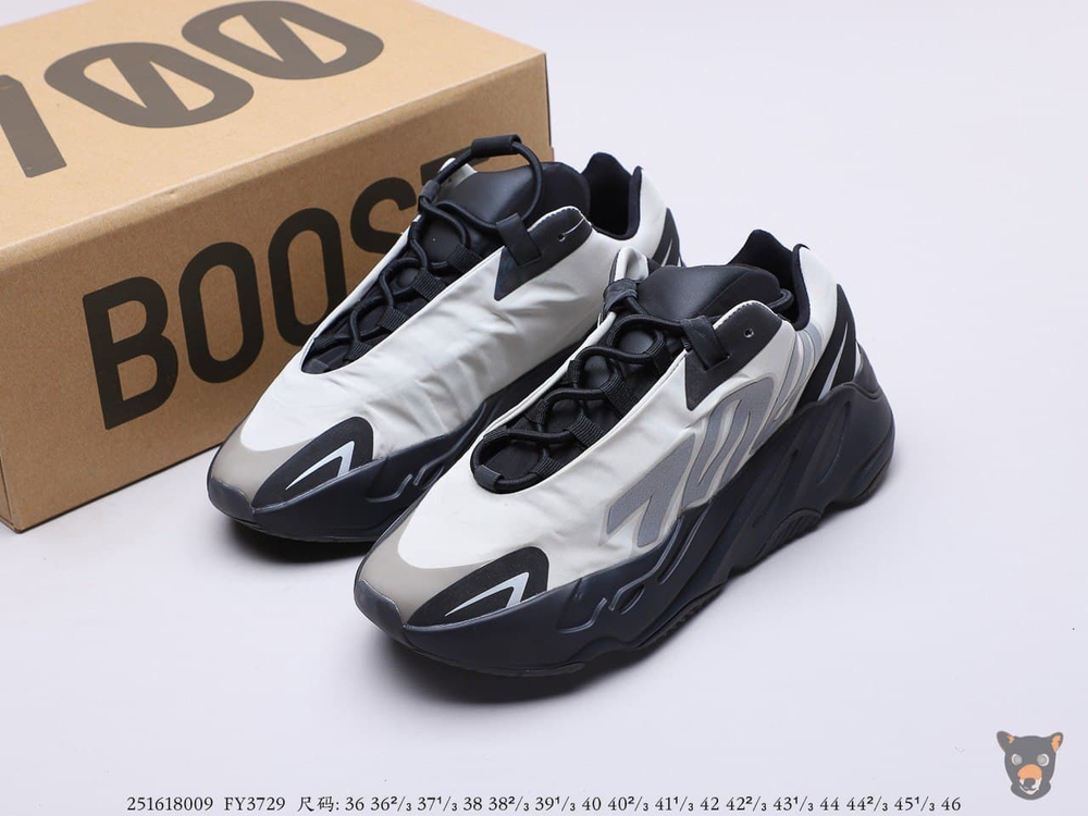 Кроссовки Yeezy Boost 700 MNVN "Bone"