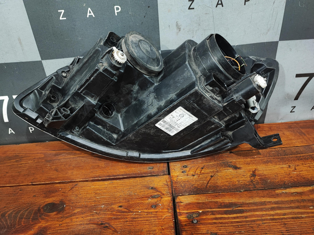Фара правая Lada Kalina 2 13-18 Б/У Оригинал 21923711010
