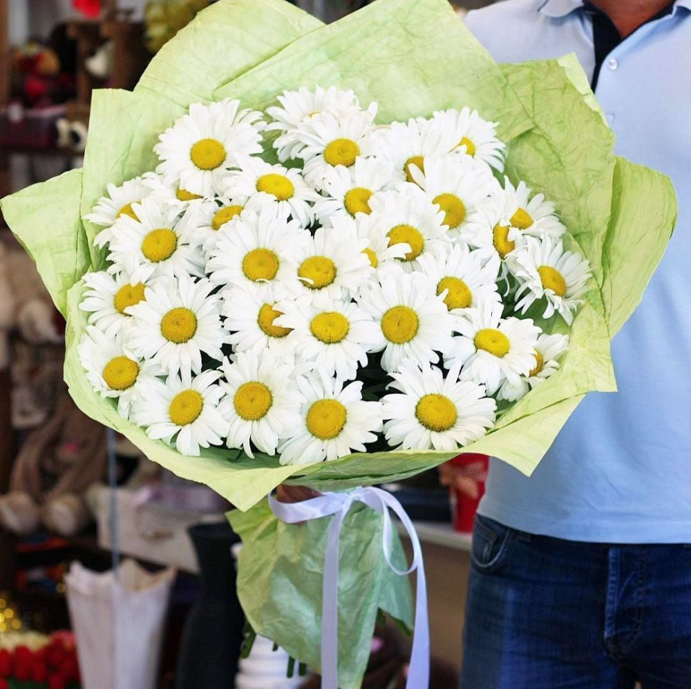 Большой букет ромашек