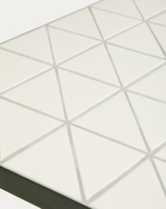 Уличный столик Maurina из зеленой стали с плиткой цвета экрю 81 x 51 см