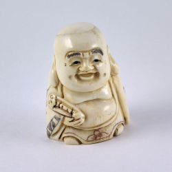 Нэцкэ Хотей с волшебным инструментом