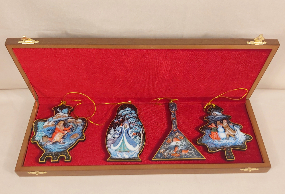 Набор из 4-х ёлочных игрушек  "Русская зима" с росписью Палех