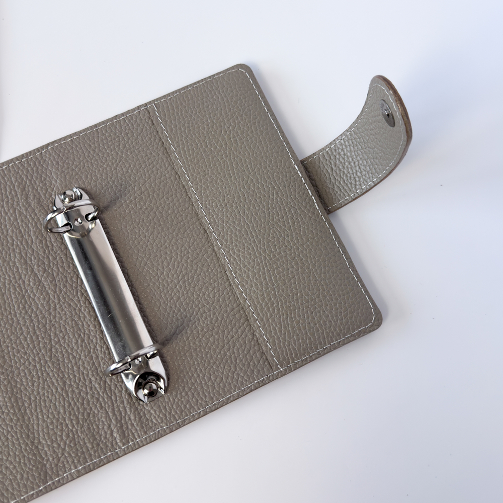 Обложка А6 на хлястике (2 кольца)