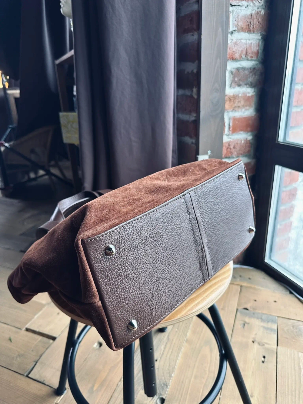 Женская сумка-шоппер из натуральной замши и кожи коричневого цвета