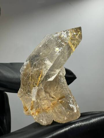 Рутиловый Кварц ("Волосатик" - Волосы Венеры)