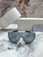 Очки Prada