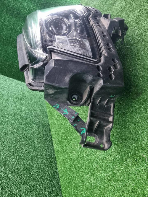 Фара левая Subaru Forester 5 SK (2018-2021) LED