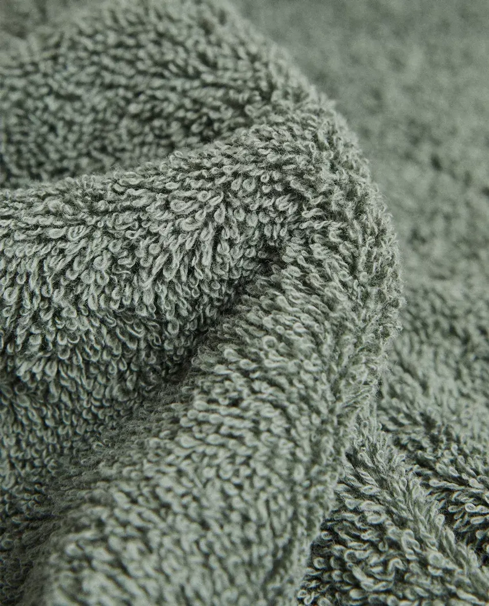 ZARA HOME ОДНОТОННОЕ ПОЛОТЕНЦЕ, ЗЕЛЕНЫЙ