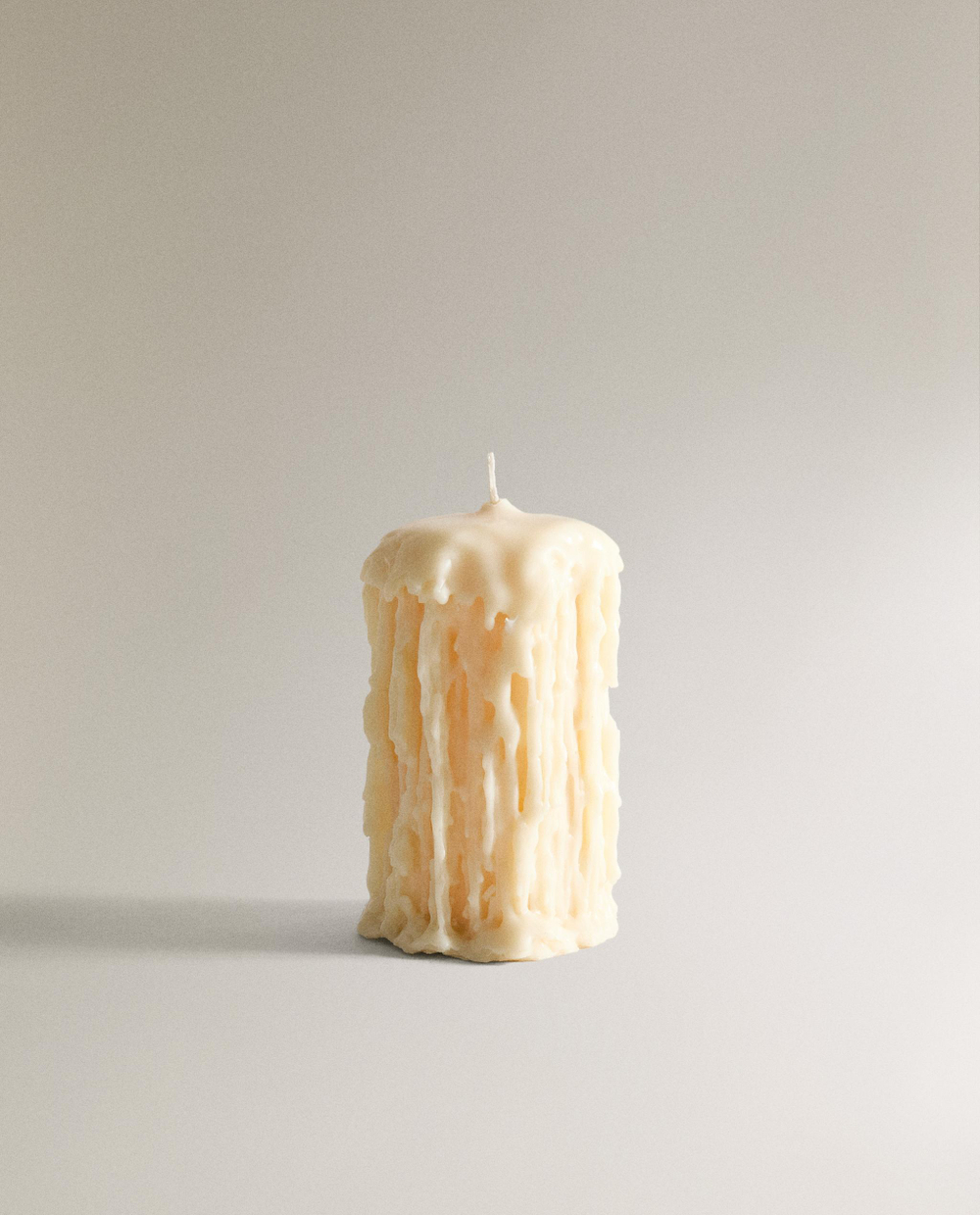 Zara Home Свеча ароматическая Incense Leather 365 г, растительный воск, аромат восточный древесный, Коричневый