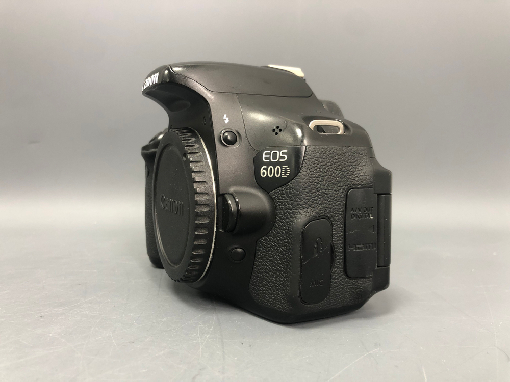 Canon EOS 600D (34.000 кадров)