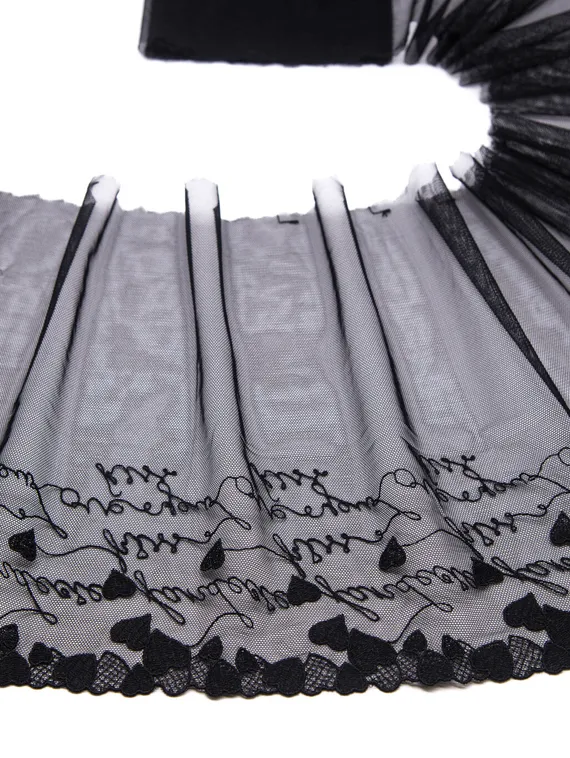 05-90/25 Вышивка на неэл. сетке 25 см, love is, черный (правая)