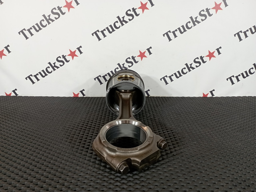 Поршень с шатуном