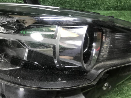 Битая Фара правая Mazda CX-5 2 (2017-2021) LED