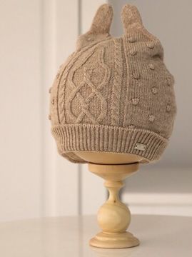 Демисезонная шапка Leoking с узором на подкладке Бежевая