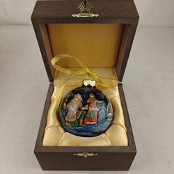 Шар новогодний с ручной росписью Палех "Серебряное копытце" в футляре