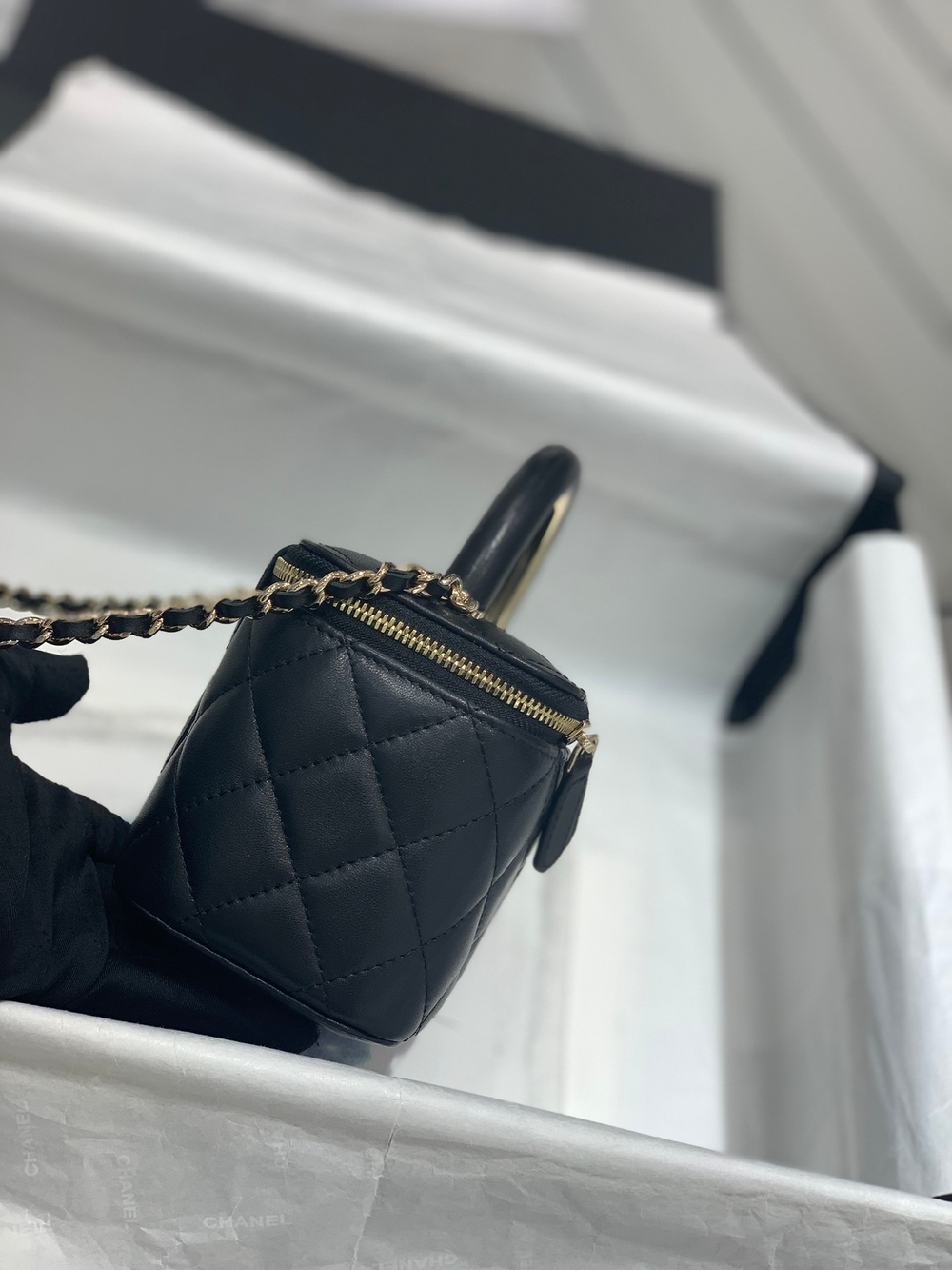 Chane1 Vanity with Chain 17 cm
