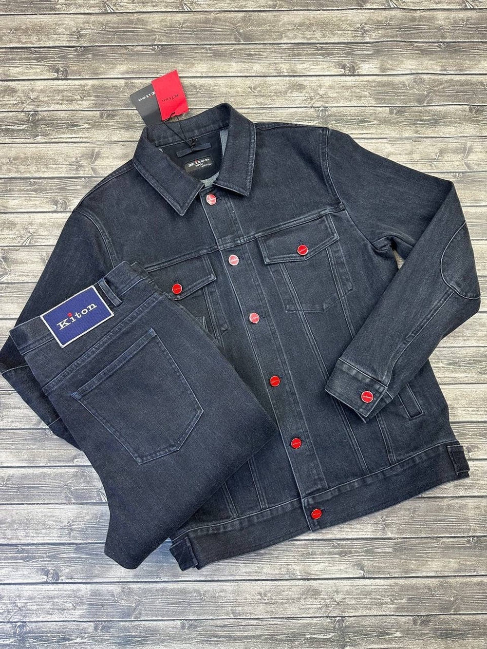 Джинсовый костюм Kiton