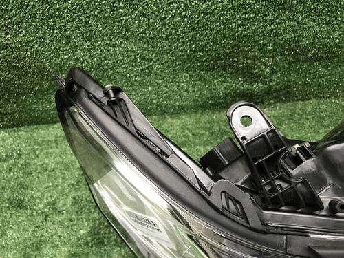 Фара правая Toyota Land Cruiser 200 (15-21) LED