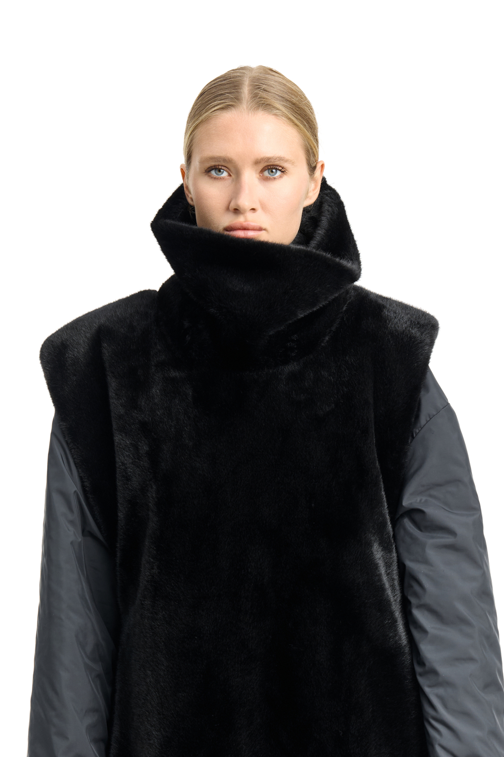 Меховая манишка и ворот NOT USUALLY Black