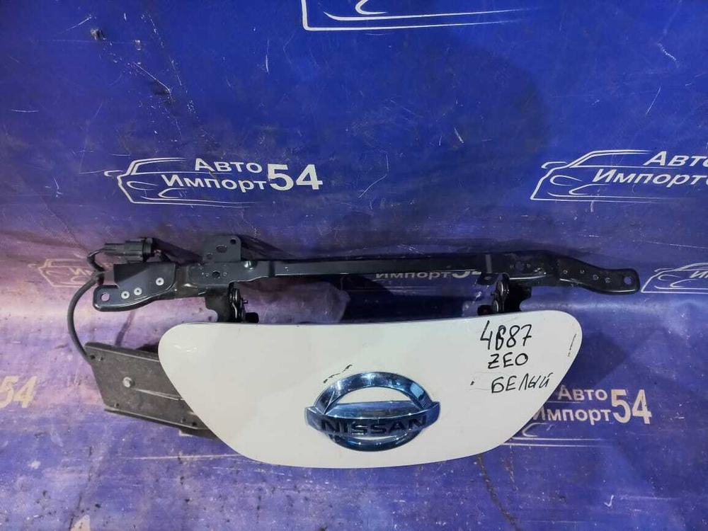 Лючок бензобака NISSAN LEAF 2009-2017