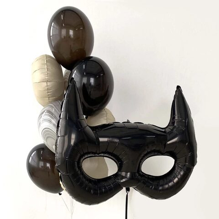 Композиция из воздушных шаров "Маска Бэтмена"