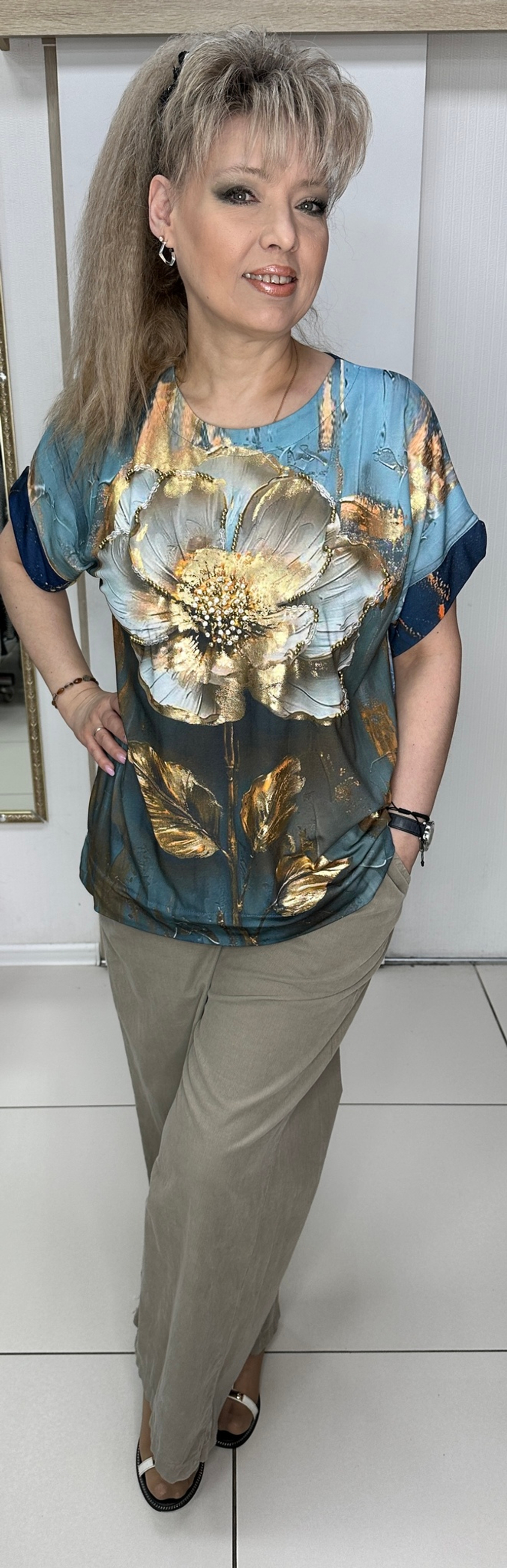 Нарядный блузон-туника с красивым изображением