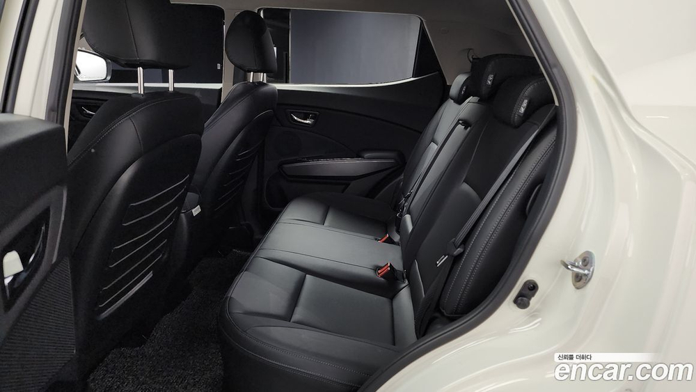 KG Mobility (Ssangyong) Very New Tivoli Бензин 1.5 2WD (10.2020)