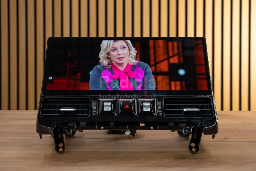 Магнитола для Toyota Land Cruiser 200 2007-2015 (климат на ШГУ) - Radiola RDL-LC200H-07-15-DH17 монитор 17" на Android 13, 8Гб+256Гб, CarPlay, 4G SIM-слот