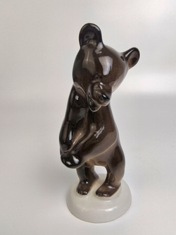 Фарфоровая статуэтка  "Медвежонок бурый стоящий" ЛФЗ