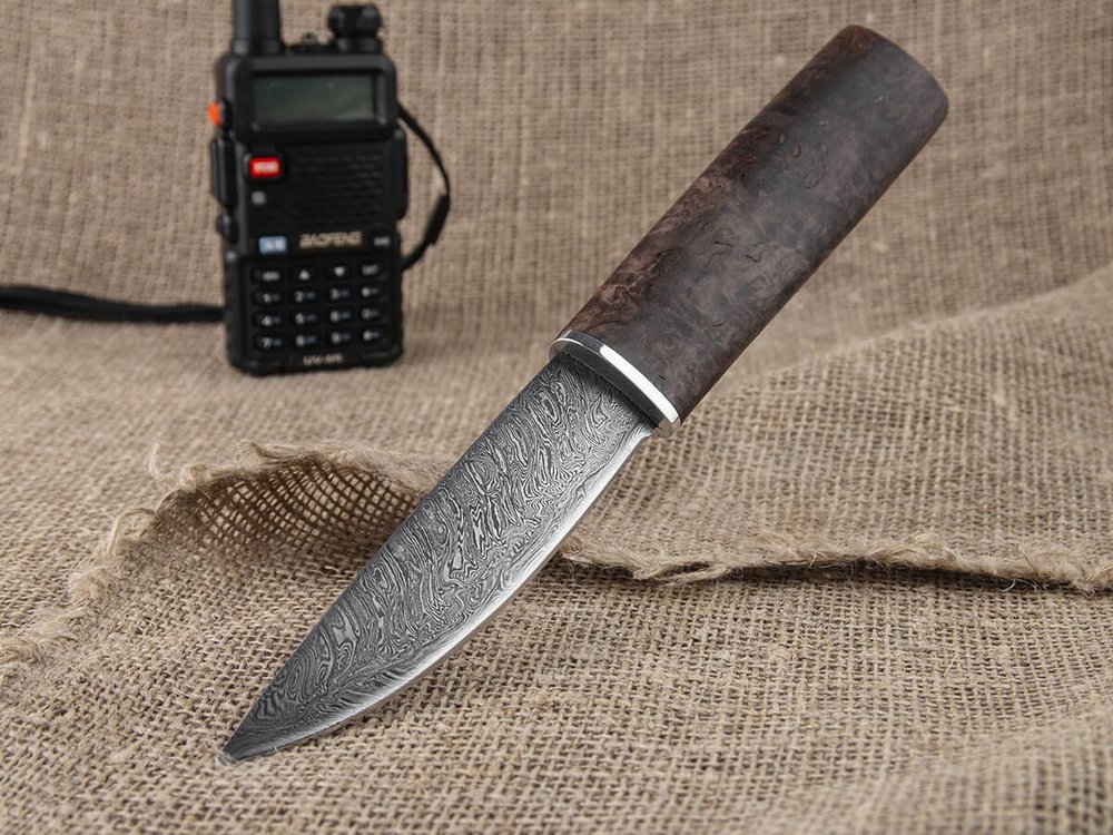 Шкуросъемный нож "Якут" с кованым долом, дамасская сталь, рукоять стабилизированная карельская береза