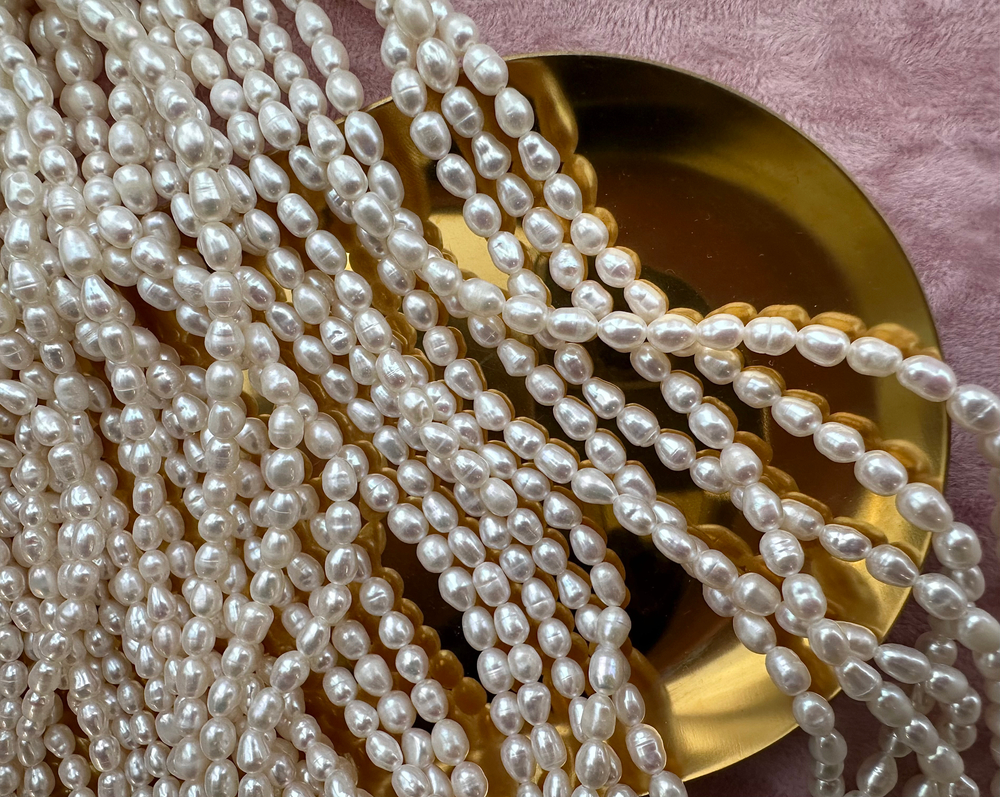 Жемчуг натуральный рис 4мм, 3А