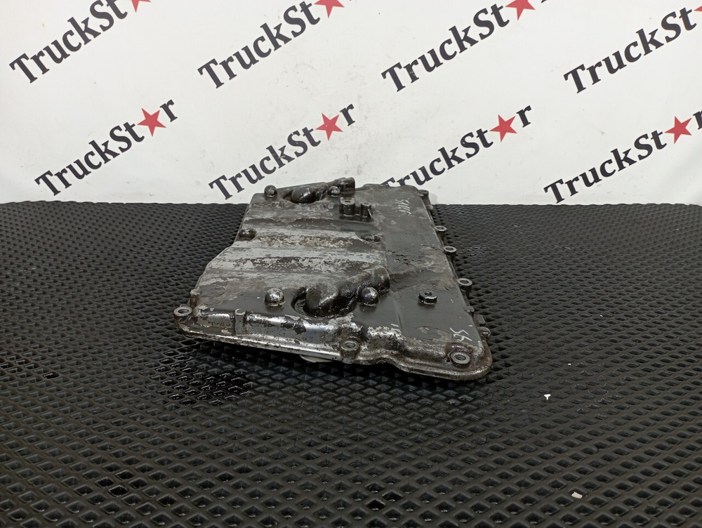 Крышка масляного радиатора